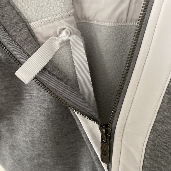 Lululemon Mock Neck Zip up - Picture 4 of 4